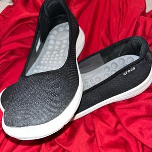 Black Crocs flats